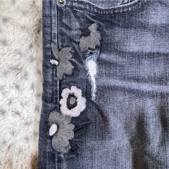 Lucky Brand Sienna Slim Boyfriend Jeans - Size 0/25 - Picture 14 of 15